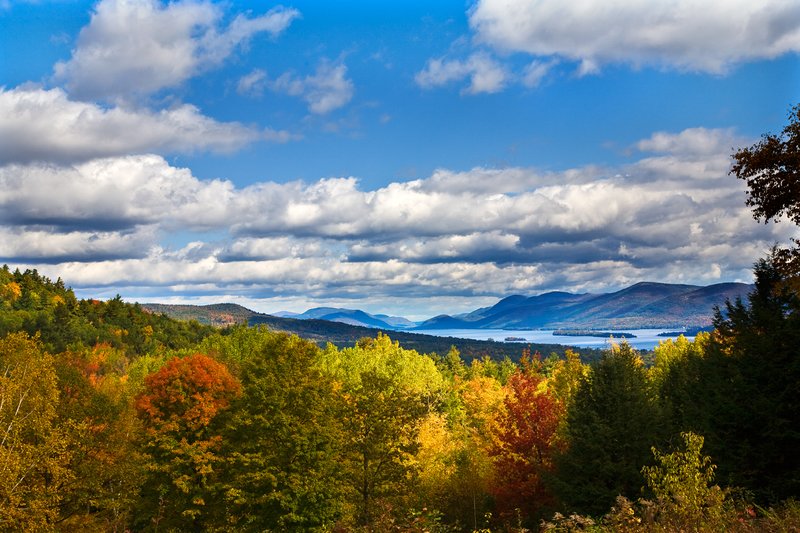 NY155.jpg :: NORTHERN TIP OF LAKE GEORGE IN THE ADIRONDACKS AS VIEWED FROM PROSPECT MOUNTAIN

LAKE GEORGE, NY - FALL 2009