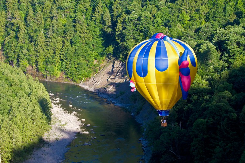 NY179.jpg :: Balloon launch at Archers Overlook at Letchworth State Park

Mt. Morris NY
Spring 2010