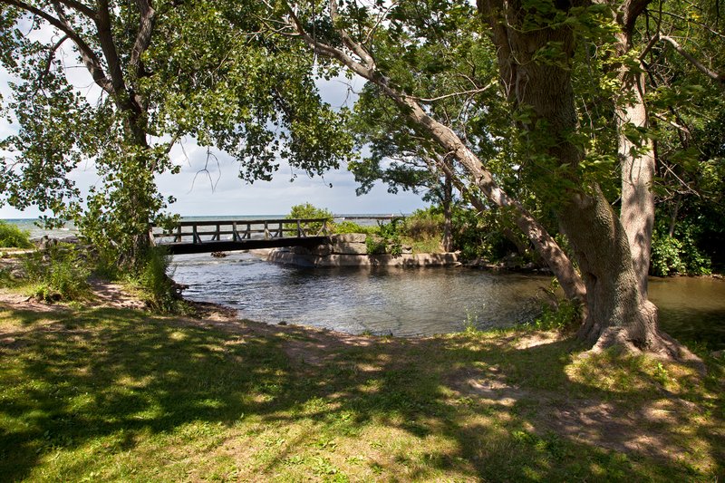 NY194.jpg :: View of bridge leading to the fishing pier on the shore of Lake Ontario and Webster Park

Webster NY - Summer 2010