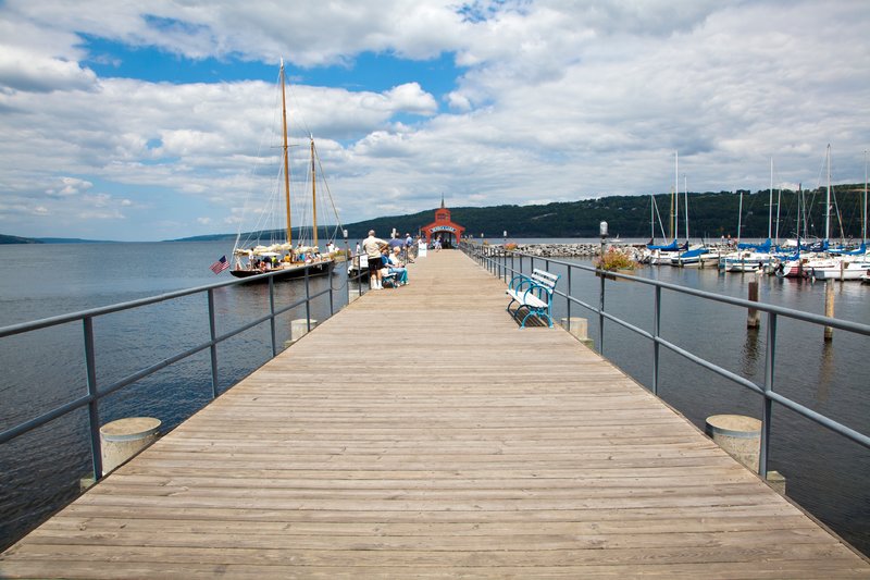 NY206.jpg :: Glen Harbor Marina

Watkins Glen NY
Summer 2010