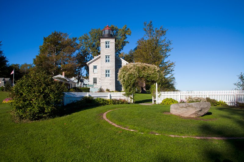NY227.jpg :: Landscape view of the Sodus Bay Lighthouse

Sodus Point, NY - Fall 2010