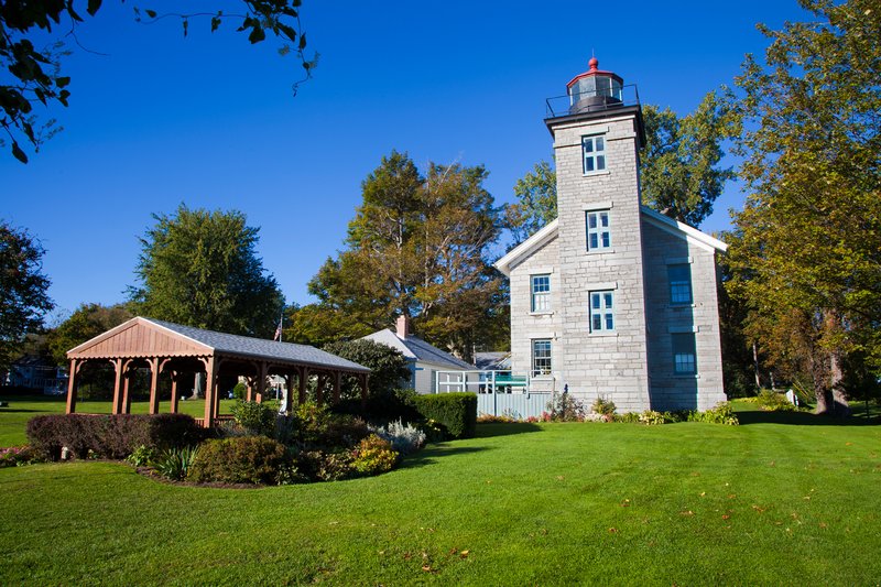 NY228.jpg :: Weddings sometimes adorn the grounds of the Sodus Point Lighthouse

Sodus Point, NY - Fall 2010