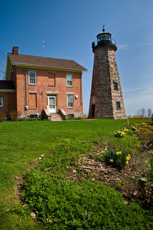 NY271.jpg :: Charlotte Lighthouse captured in early Spring

Rochester area, NY - Spring 2008