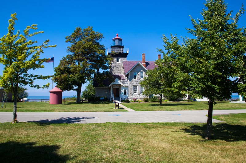 NY272.jpg :: 30 Mile Point Lighthouse along Lake Ontario in the Golden Hill State Park

Barker NY - Summer 2011