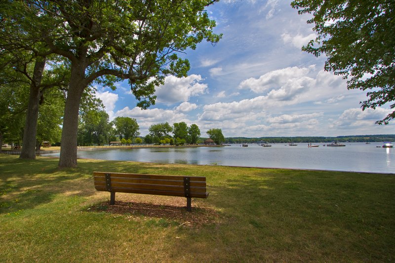 NY280.jpg :: Looking East, from the park area, along Conesus Lake

Lakeville NY - Summer 2011