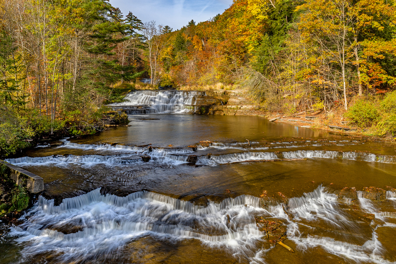 NY808.jpg :: Just South of Letchworth Park is the beautiful Wiscoy Falls

Hume NY - Fall 2023