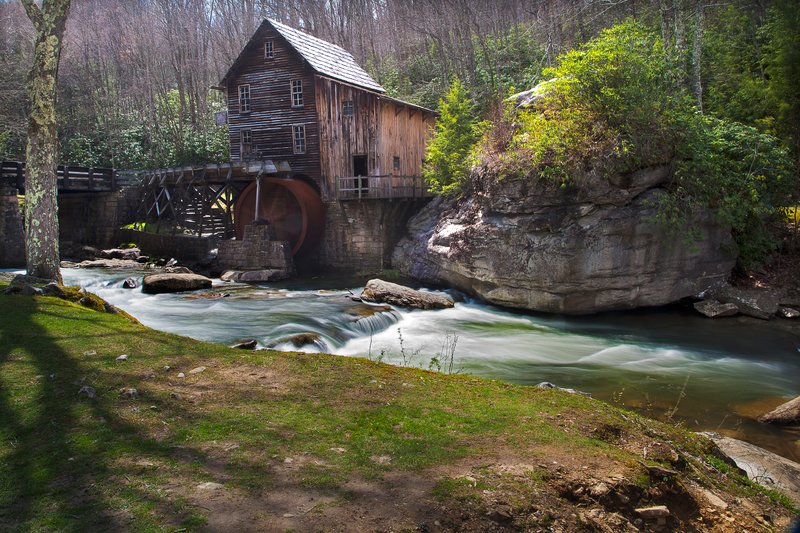 WV002.jpg :: Slow shutter view of the quick moving wheel & stream at Babcock State Park's Grist Mill

Clifftop WV - Spring 2011