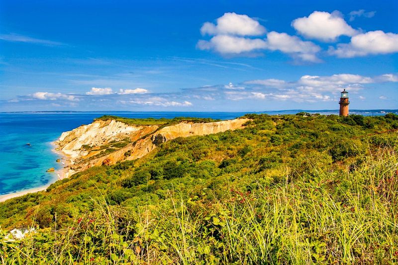 MA0251.jpg :: The Gay Head lighthouse & nearby cliffs of Aquinnah

Martha's Vineyard, MA - Summer 2015