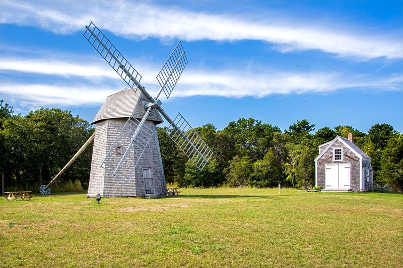 MA0291.jpg :: The Higgins Farm Windmill

Brewster, MA - Summer 2015