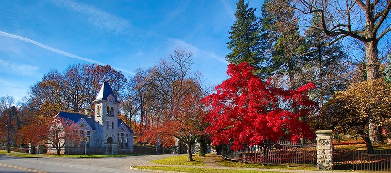 NY402.jpg :: Panoramic view of the northern entrance to Mt. Hope Cemetery in late Fall

Rochester NY - Fall 2014