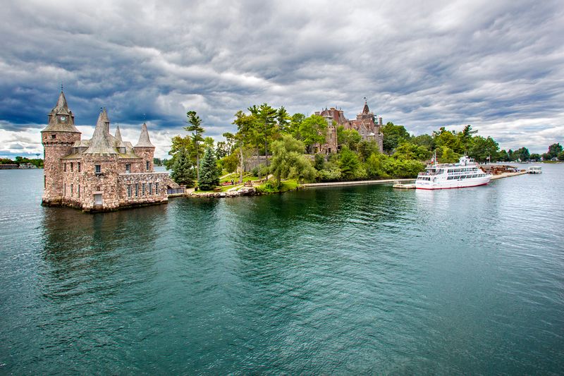 NY433.jpg :: The approach, by boat, to Hart Island & Bolt Castle

Thousand Islands in NY - Summer 2015