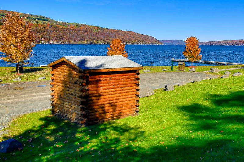 NY456.jpg :: Looking North from the beach at Keuka Lake

Hammondsport NY - Fall 2015