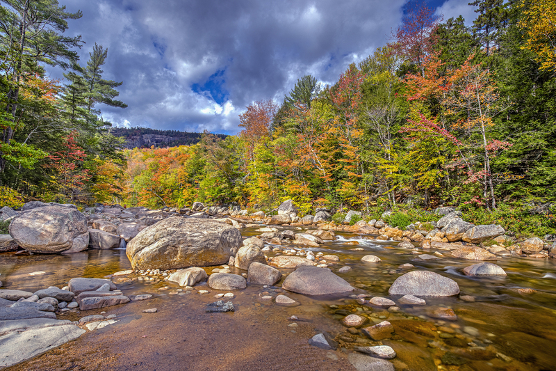 NH046.jpg :: Looking NW upstream along the Swift River along the Kancamagus Hwy

Conway NH - Fall 2020