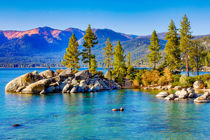NV003.jpg :: A crystal clear water can be enjoyed at North Lake Tahoe's \