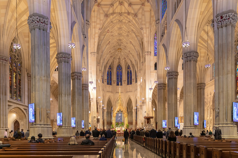 NY665b.jpg :: Wide angle view from inside St. Patrick's Cathedral

New York City, NY - Spring 2019