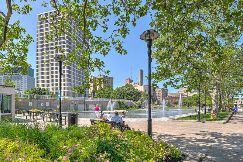 NY699.jpg :: A warm summer day at the beautiful Martin Luther King Jr. Memorial Park

Rochester NY - Summer 2019