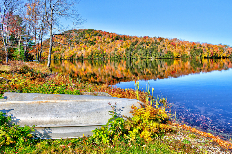 NY721.jpg :: Fall color at Oxbow Lake in the Adirondacks

Piseco NY - Fall 2019