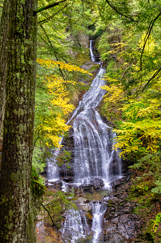 VT031.jpg :: Up top view of Moss Glen Falls

Stowe VT - Fall 2021