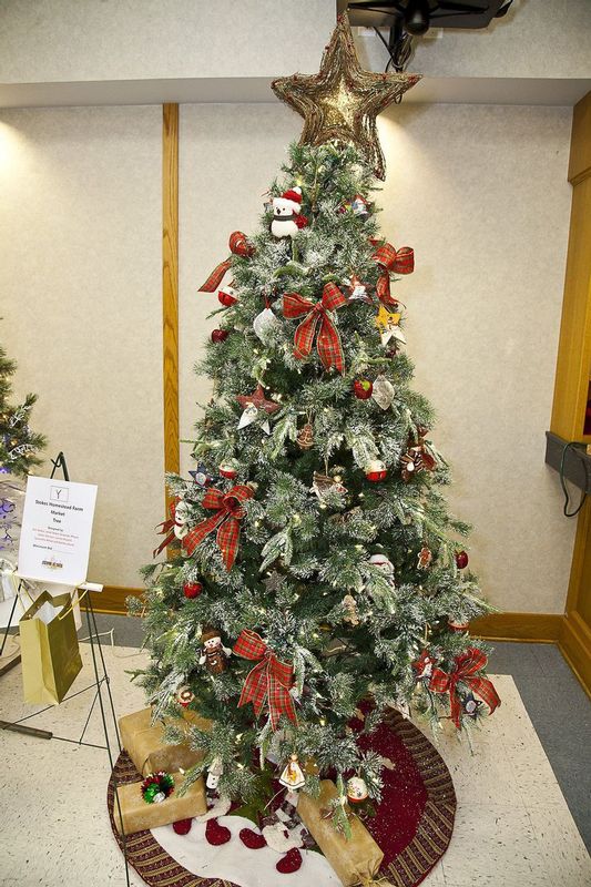 FestivalTrees_Auction_2015_24.jpg