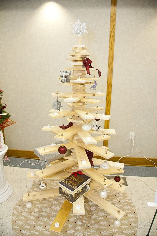 FestivalTrees_Auction_2015_26.jpg