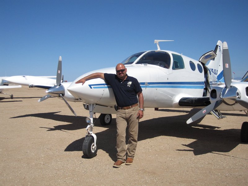 IMG_06371.jpg :: Abelardo, our pilot