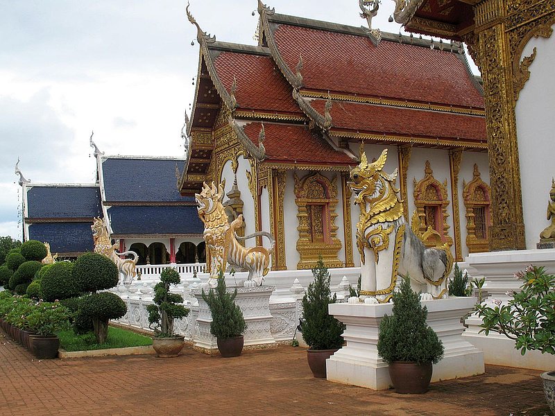 CD27.jpg :: The complex consists of a collection of uniquely designed temples. 
