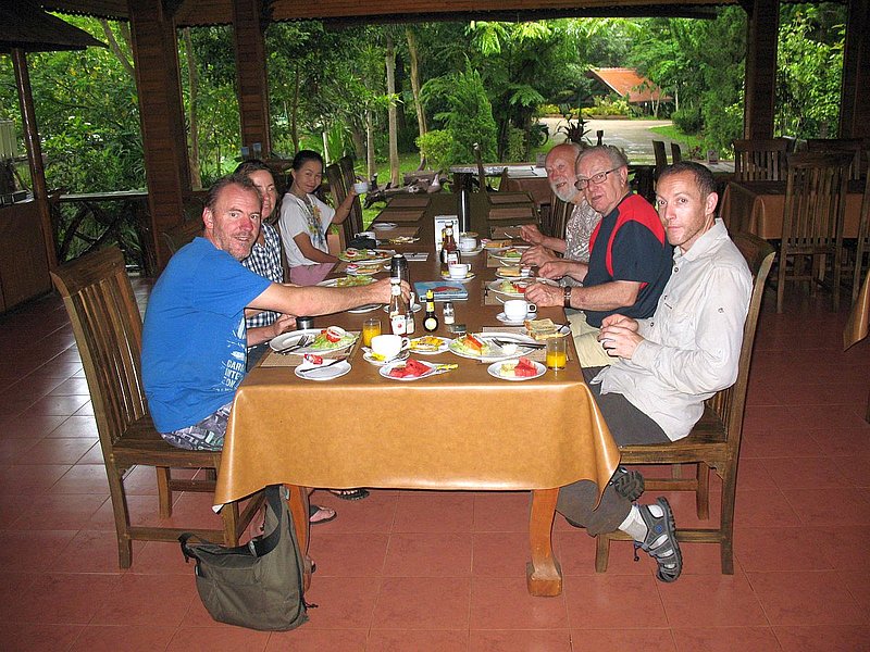 CD38.jpg :: Over our evening meal, we can discuss our first all-day jungle trek that is planned for tomorrow.