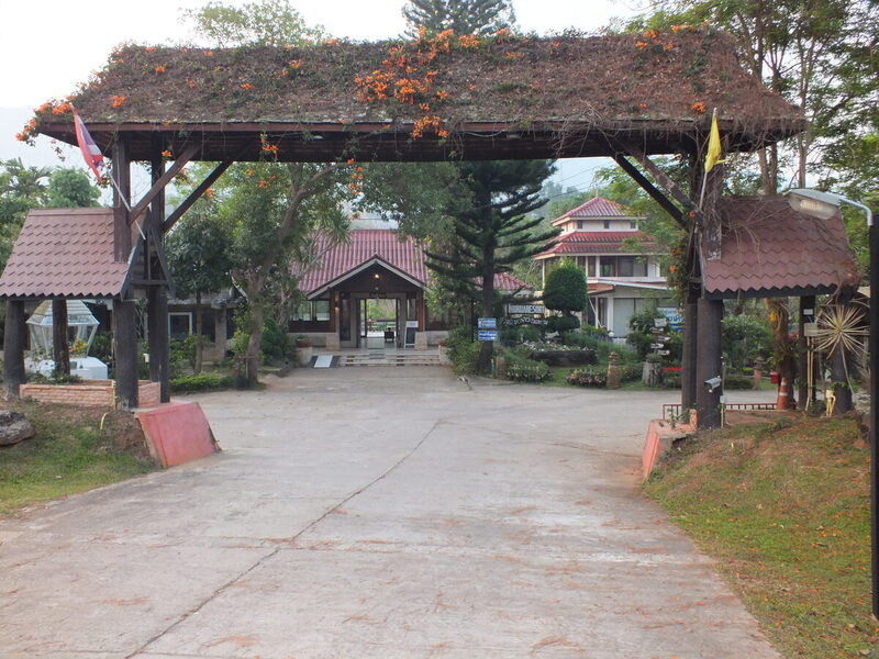 eg3.jpg :: For the next four nights, we will be staying at a resort that is ideally located for our daily orchid excursions. 
We should arrive at the resort about 4 pm, giving us ample time to settle in before our evening meal.