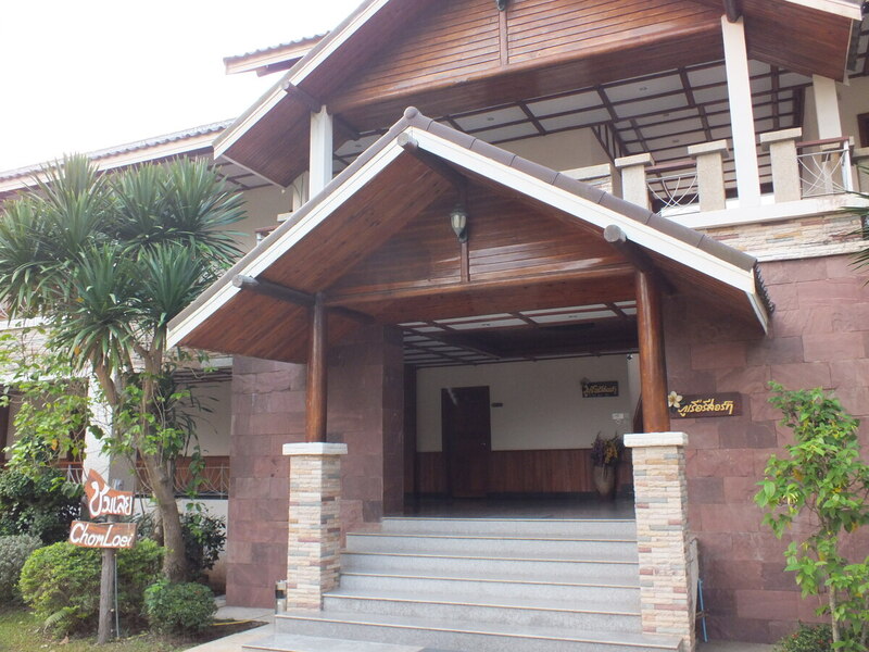 eg4.jpg :: The resort has a good restaurant and all the expected amenities, including a swimming pool and a massage/spa centre.