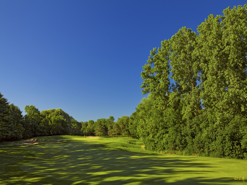 C111--0554  V1 1500px  SS.jpg :: The dogleg rigth par four 5th hole at Conway Farms Golf Club, a private walking-only golf course in Lake Forest, Illinios.  Conway Farms will host the US Mid-Amatuer Championship in 2012 and the BMW Championship in 2013.  Course design by Tom Fazio.  Photograph by Paul Hundley; July, 2013