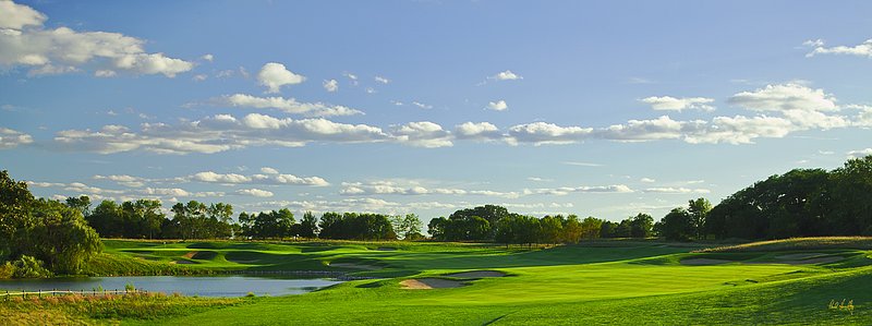 C111--0850  1200px  V1  SS  with signature.jpg :: _ hole at Conway Farms Golf Club, a private walking-only course in Lake Forest, Illinios.  Designed by Tom Fazio. September, 2010.  PM shoot.  Photograph by Paul Hundley.