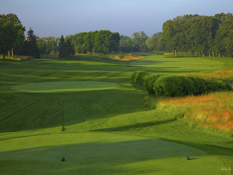 C111--1250  V1  1500px  SS.jpg :: The par four 12th hole at Conway Farms Golf Club, a private walking-only golf course in Lake Forest, Illinios.  Conway Farms will host the US Mid-Amatuer Championship in 2012 and the BMW Championship in 2013.  Course design by Tom Fazio.  Photograph by Paul Hundley; July, 2013