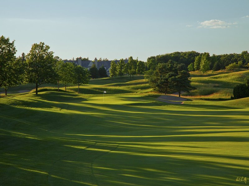 C111--1350  V1  1500px  SS.jpg :: The par four 13th hole at Conway Farms Golf Club, a private walking-only golf course in Lake Forest, Illinios.  Conway Farms will host the US Mid-Amatuer Championship in 2012 and the BMW Championship in 2013.  Course design by Tom Fazio.  PM photo shoot; June, 2012.  Photograph by Paul Hundley.