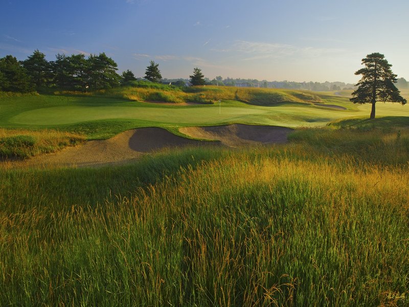 C111--1453  V1  1500px  SS1.jpg :: The par five 14th hole at Conway Farms Golf Club, a private walking-only golf course in Lake Forest, Illinios.  Conway Farms will host the US Mid-Amatuer Championship in 2012 and the BMW Championship in 2013.  Course design by Tom Fazio.  Photograph by Paul Hundley; July, 2013