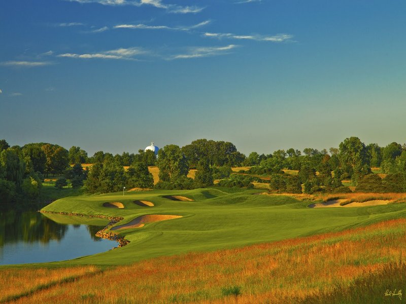 C111--1558  V1  1500px  SS1.jpg :: The par four 15th hole at Conway Farms Golf Club, a private walking-only golf course in Lake Forest, Illinios.  Conway Farms will host the US Mid-Amatuer Championship in 2012 and the BMW Championship in 2013.  Course design by Tom Fazio.  Photograph by Paul Hundley; July, 2013