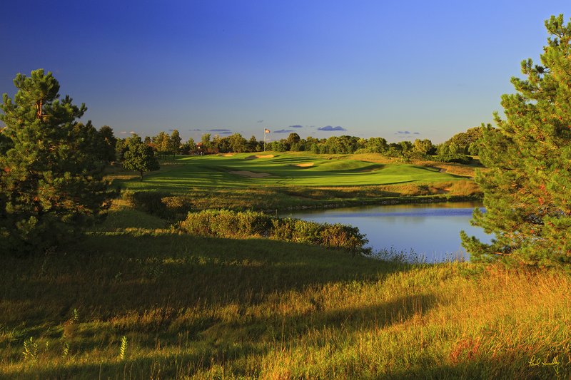 C111--1650  12x18  aRGB 5DM2-16  V1.jpg :: _ hole at Conway Farms Golf Club, a private walking-only course in Lake Forest, Illinios.  Designed by Tom Fazio. September, 2010.  PM shoot.  Photograph by Paul Hundley.