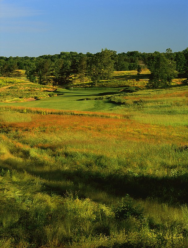 E101--0405  800px.jpg :: Erin Hills golf course, fourth hole; Erin, Wisconsin