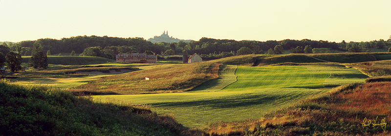 E101--0802  800px.jpg :: Erin Hills golf course, eighth and eigthteenth holes; Erin, Wisconsin