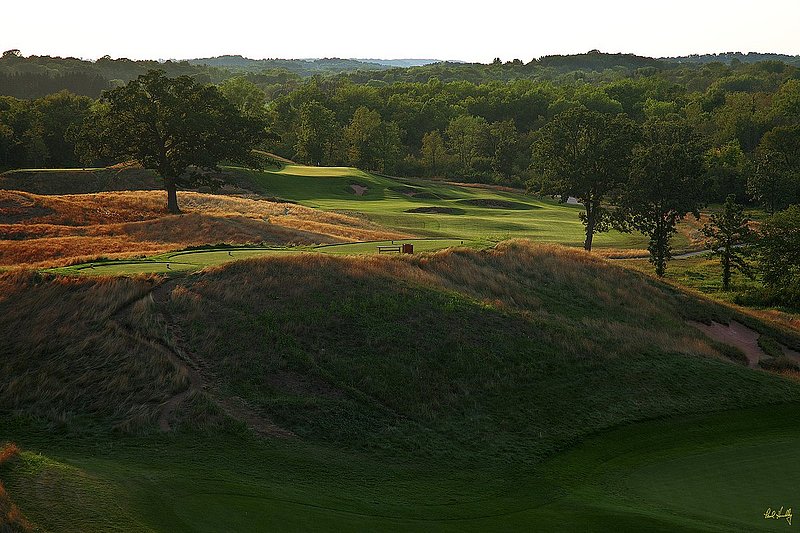 E101--1559  V1  1500px  with signature  SS1.jpg :: The par four 15th hole at Erin Hills, a daily fee golf course in Erin, Wisconsin.  Erin Hills was designed by Hurdzan/Fry and Ron Whitten and built by Landscapes Unlimited, LLC, and has been choosen to host the 2011 US Amateur Chanpionship and the 2017 US Open Championship.  Photo by Paul Hundley; taken in September, 2012.