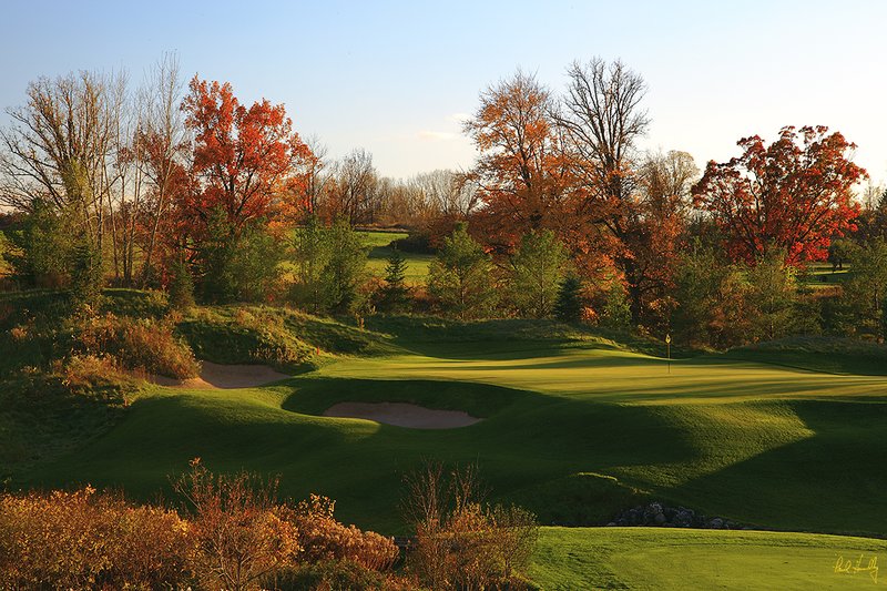 G103--0352  1200px  V1  SS1.jpg :: The 3rd green (the hole is a par 4) at Green Bay CC, a private country club in Green Bay, Wisconsin.  Course designed by Dick Nugent.  October, 2010.  PM shoot.  Photograph by Paul Hundley.
