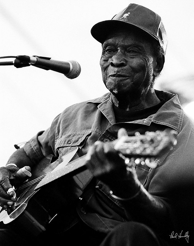 GBA - Guitarist 2 - 05.jpg :: Honeyboy Edwards; Paramount Blues Festival; Grafton, Wisconsin.  A portion of the profit from the sale of any prints of this image will be donated to the Grafton Blues Association, a local non-profit dedicated to honoring the local history of this great American art form.