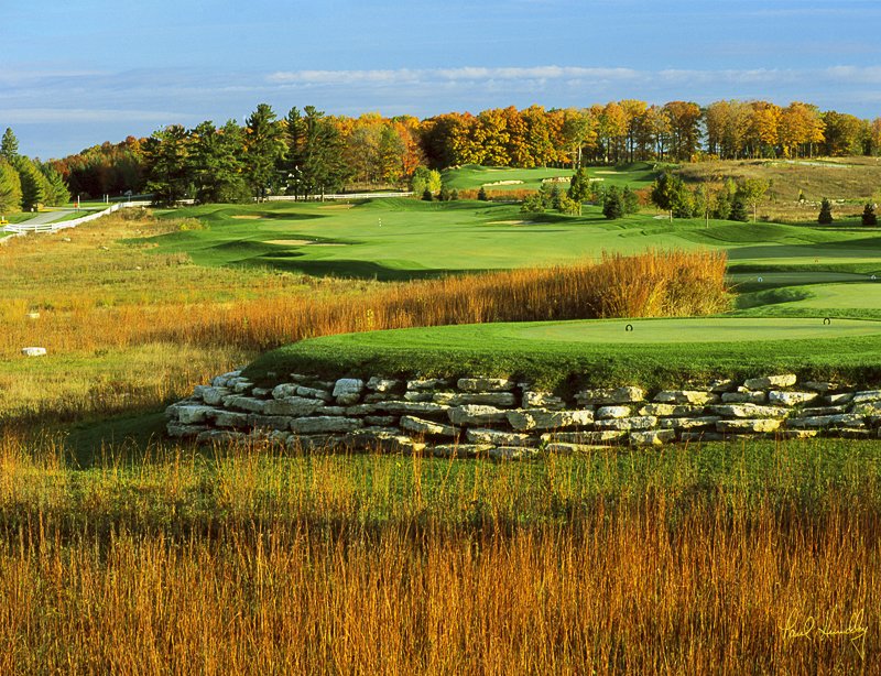 H102--1611  800px.jpg :: Horseshoe Bay GC, sixteenth hole; Egg Harbor, Wisconsin