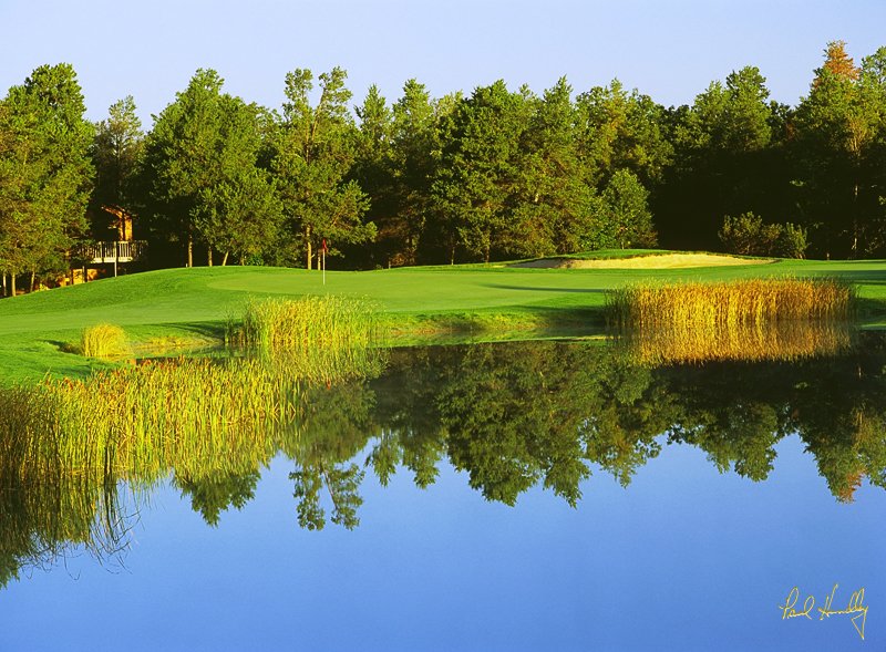 L100b--1703  (1.35  AR).jpg :: Seventeenth hole on the Pines course; Lake Arrowhead GC, Nekoosa, Wisconsin