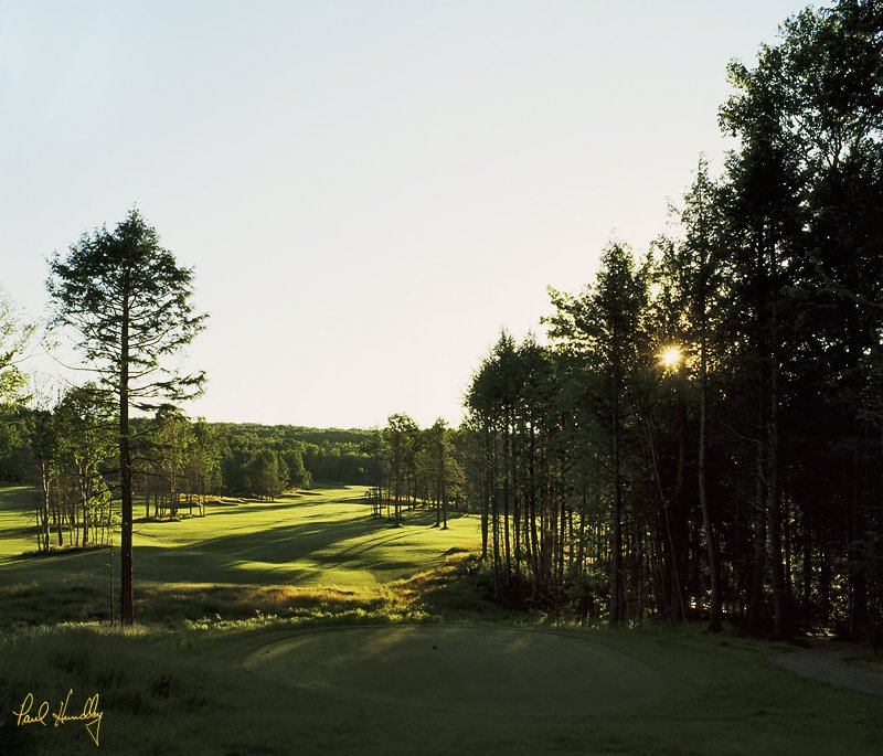 M112a--1301  800px.jpg :: Greywalls course at Marquette Golf Club; thirteenth hole; Marquette, Michigan