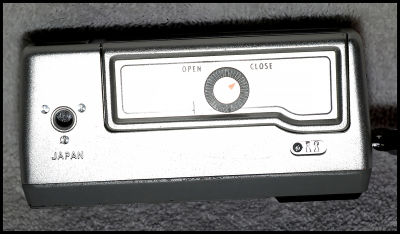 Minolta-16 EE with strap  06.jpg