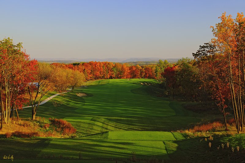 W113--0650  1500px  V1  SS1.jpg :: _ hole at Wild Rock CG, a daily fee golf course designed by Hudzan / Fry Designs. Located in Wisconsin Dells Wisconsin and owned by the Wilderness Resort.  October, 2010 PM shoot.   Photograph by Paul Hundley