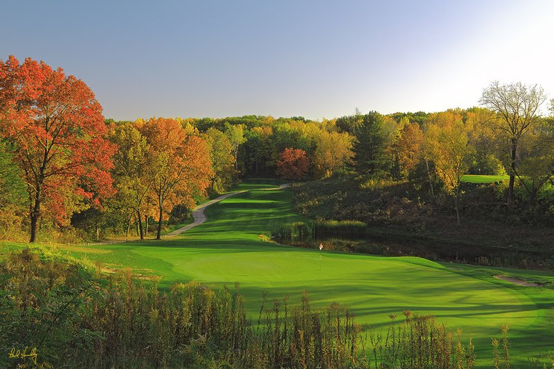 W113--0950  1500px  V1  SS1.jpg :: The par 3 ninth hole at Wild Rock CG, a daily fee golf course designed by Hudzan / Fry Designs. Located in Wisconsin Dells Wisconsin and owned by the Wilderness Resort.  October, 2010 PM shoot.   Photograph by Paul Hundley