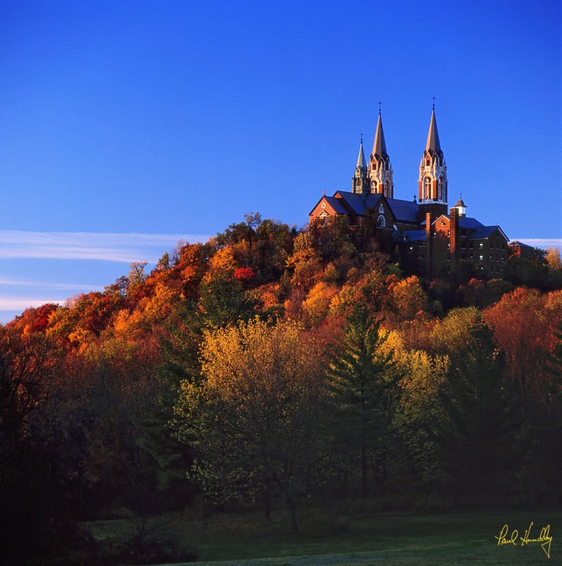 WI--Holy Hill 007  800px.jpg :: The Basilica of Holy Hil; Hubertus, Wisconsin