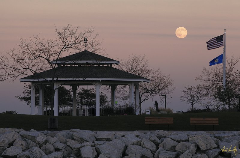 WI--Port Washington  52  1200px  V1  SS.jpg :: Port Washington lakefront; Port Wasdhington, Wisconsin; \