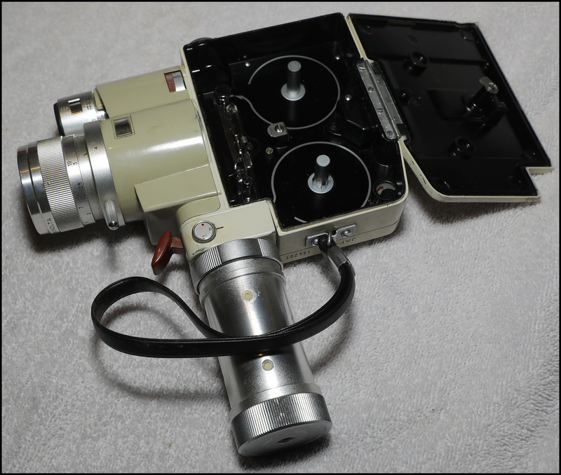 Zoom 8 movie camera with Zoom Rokkor 10-30mm f18  (D).jpg